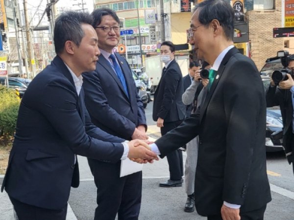 한덕수국무총리 대표우수기관 방문